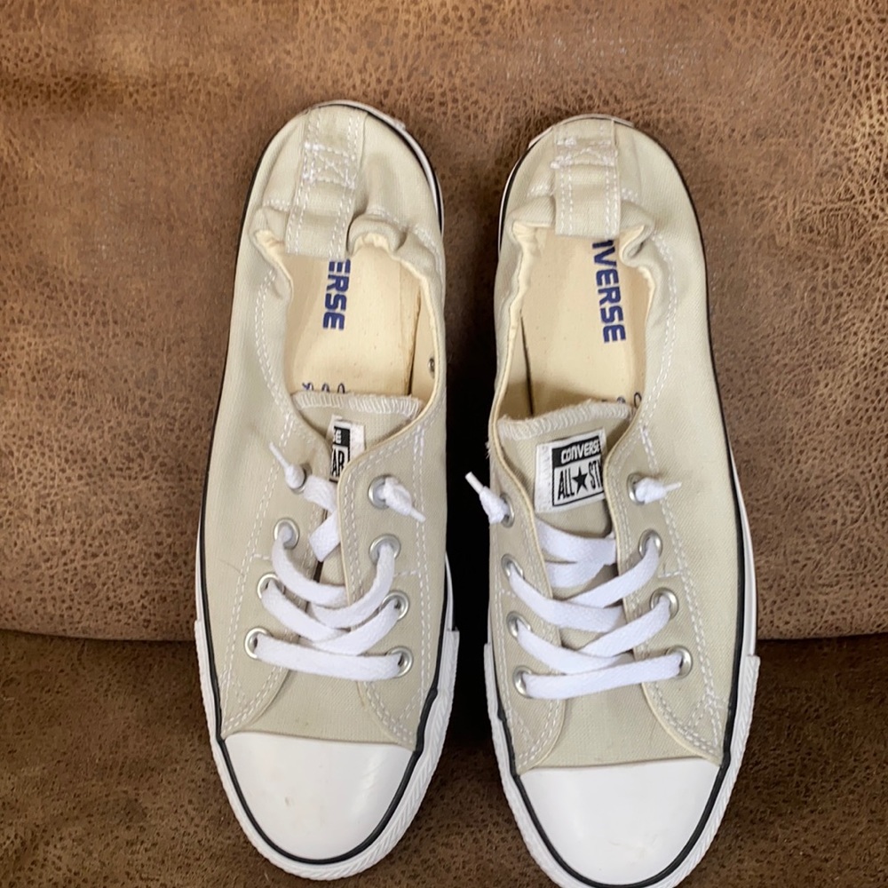 Converse low top All Star - tan.  New. Size 9